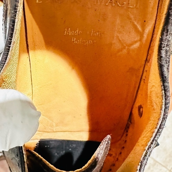 Bruno Magli Medallion Cap Toe Leather Oxford Shoe - Picture 12 of 12